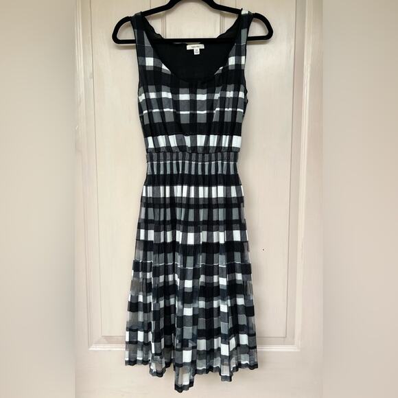 Sophie Max Black & White Plaid Pleated Mesh Dress - Size XS - Picture 1 of 5